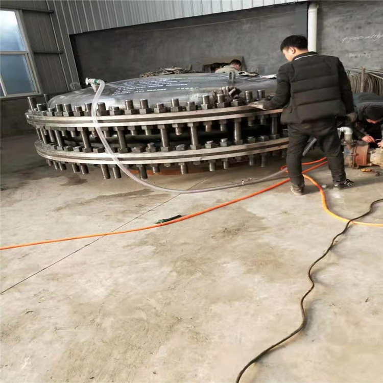 大口径橡胶接头试压现场